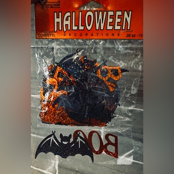 👻Brand New Halloween Ghost Garland Decor and 2 Boo Confetti Packs Bats & Ghosts - Picture 5 of 6